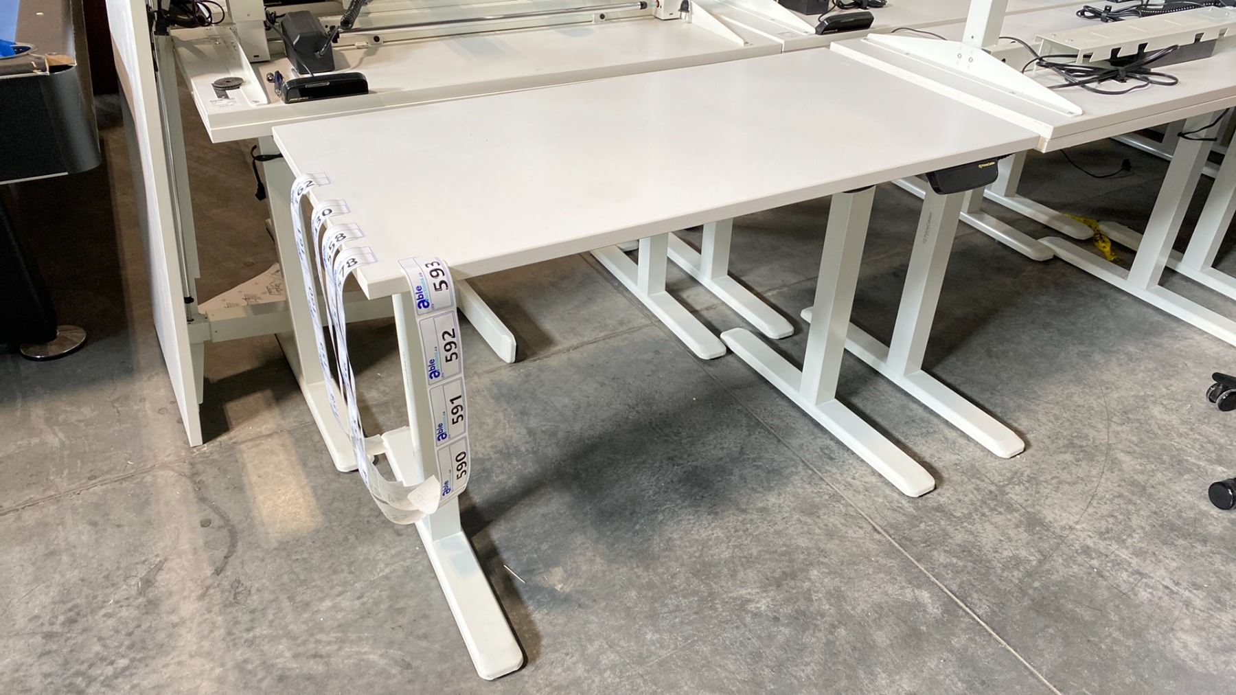 Programer Table WHITE RISE-PRIMECABLES SIT/STAND ELECTRIC PROGRAMMERS TABLE (48