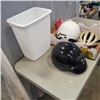 Image 3 : 2 MOTORCYCLE DOT HELMETS, SIZE LARGE, BIKE HELMET AND GARBAGE BIN