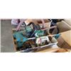 Image 2 : LOT OF ELECTRIC HEDGE TRIMMER, SKILLSAW, WOODEN TOOL CARRIER AND PICK UP TOOL