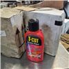 Image 2 : T-CUT COLOR FAST CAR POLISH, CASE OF RED AND CASE OF WHITE