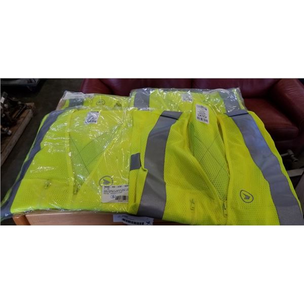 4 NEW SAFETY VESTS SIZE XL