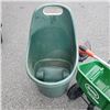 Image 2 : GARDEN CART ELECTRIC TRIMMER, NO CHARGER WITH SPREADER