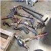 Image 1 : HEAVY DUTY TRAILER EQUALIZER WITH SWAY BARS AND ASSORTED TRAILER HITCHES