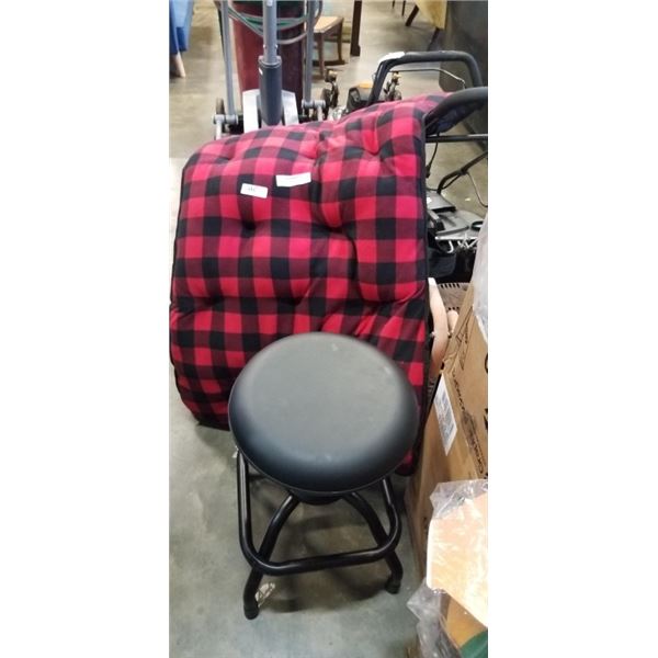 KODA STOOL AND RIO PET BED