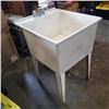 Image 1 : PLASTIC SELF STANDING WASH SINK WITH FAUCET