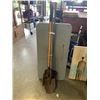 Image 1 : BUNDLE OF ASSORTED SHOVELS