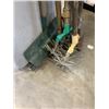 Image 3 : BUNDLE OF LAWN AND GARDEN TOOLS