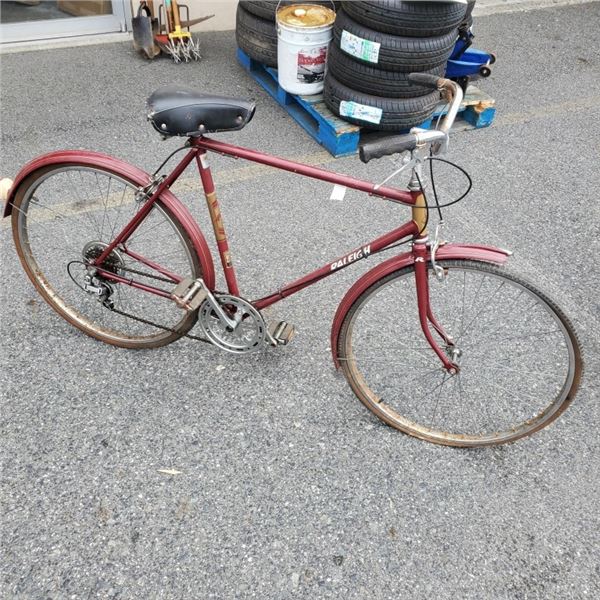 RALIEGH BIKE, BURGANDY