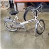 Image 1 : VINTAGE VOYAGER FOLDING BIKE WITH EXTRA TIRES