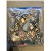 Image 2 : BAG OF VARIOUS WATCHES AND BOX OF COLLECTIBLE COLORED GLASS