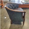 Image 3 : VINTAGE TUB ARMCHAIR