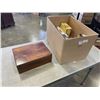 Image 1 : BOX OF ASSORTED CIGAR BOXES AND WOOD HUMIDOR