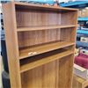 Image 2 : 6 FT BOOKSHELF
