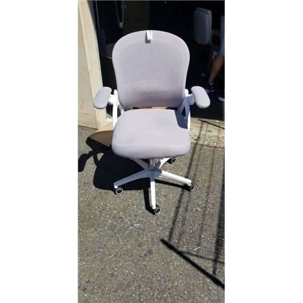 BRAND NEW MESH BACK OFFICE CHAIR, GREY AND WHITE, RETAIL $249