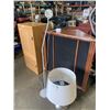 Image 2 : FLOOR LAMP AND TABLE LAMP