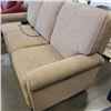 Image 2 : LA Z BOY ELECTRIC COUCH RECLINER