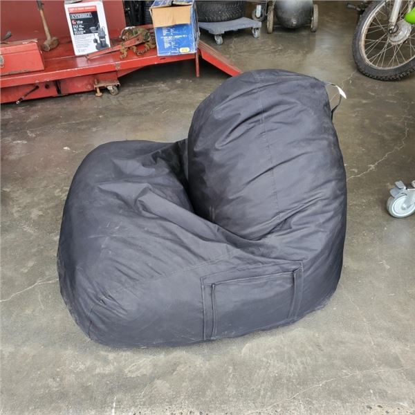 BLACK BEAN BAG CHAIR