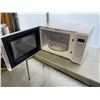 Image 2 : PANASONIC 1.3 CU FT MICROWAVE - TESTED WORKING, RETAIL $219