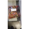 Image 2 : KATHY KAYE'S CARAMEL CORN COB, 48PCS AND 3KG BAG OF ASSORTED WINE GUMS
