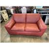 Image 1 : RED LEATHER MODERN LOVE SEAT