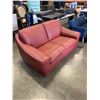 Image 2 : RED LEATHER MODERN LOVE SEAT