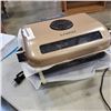 Image 3 : INSTANT POT COOKER AND LIVART GRILL