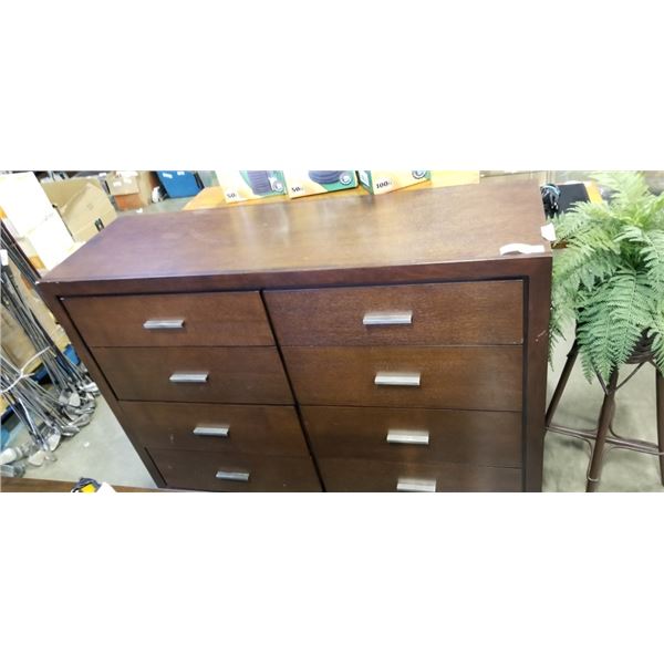 8 DRAWER MODERN DRESSER