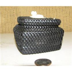 Extremely rare, super quality square baleen basket with dall sheep finial by Oyluke - #657F(2)