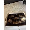 Image 1 : Serving tray with glasses/dessert glasses