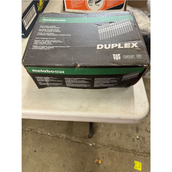 Plastic trip full round head nails 3 1/2 x .113