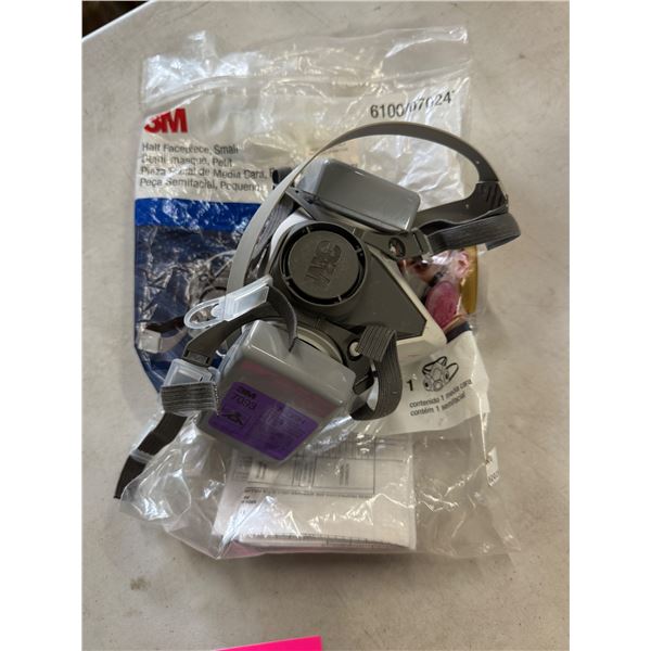 3M half face piece