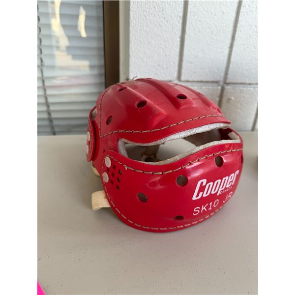 Cooper Canada SK 10 junior helmet