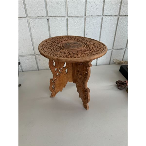 holding plants stand ornate