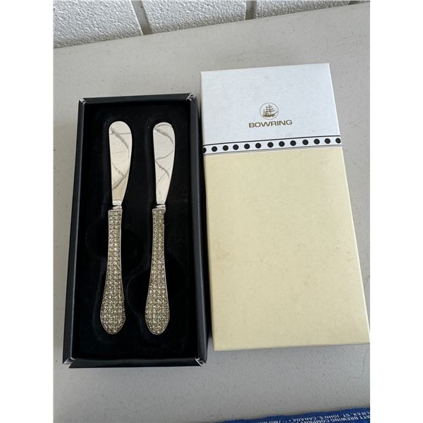 Bowring spreading knives