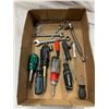 Image 1 : Assorted tools