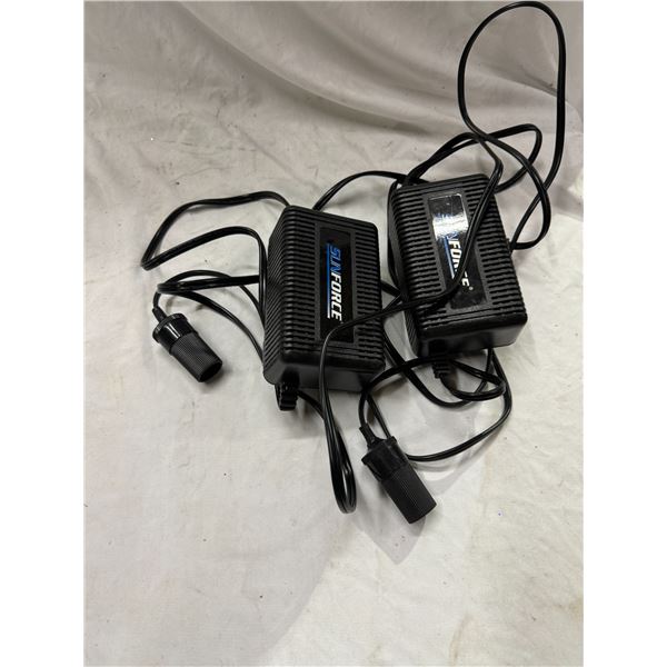 Duro headphones and phone case first picture is incorrect 2 and 3rd are correct