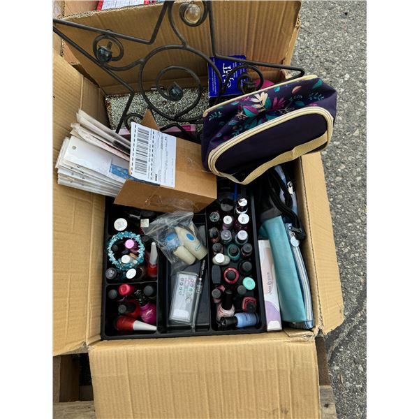 Nail polishes and beauty items