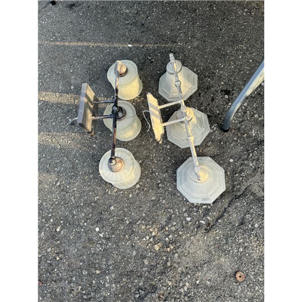 2 light fixtures