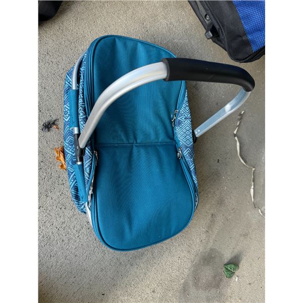 Collapsible shopping basket