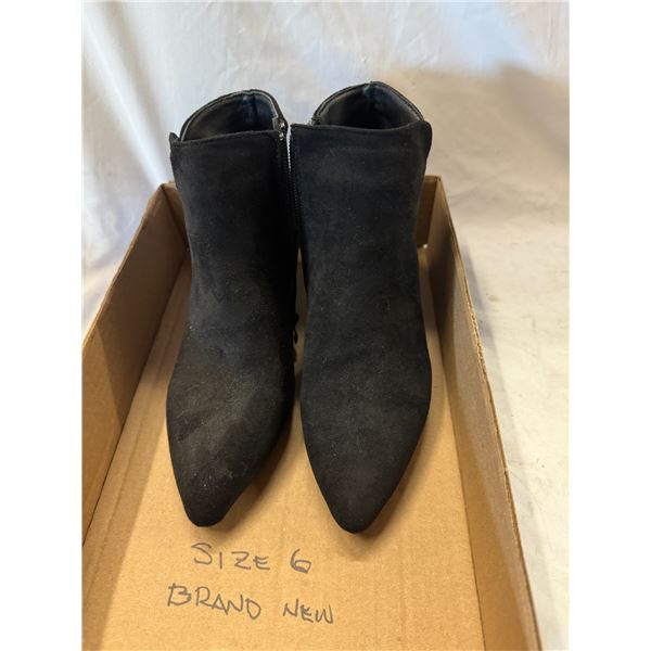 Size 6, new boots