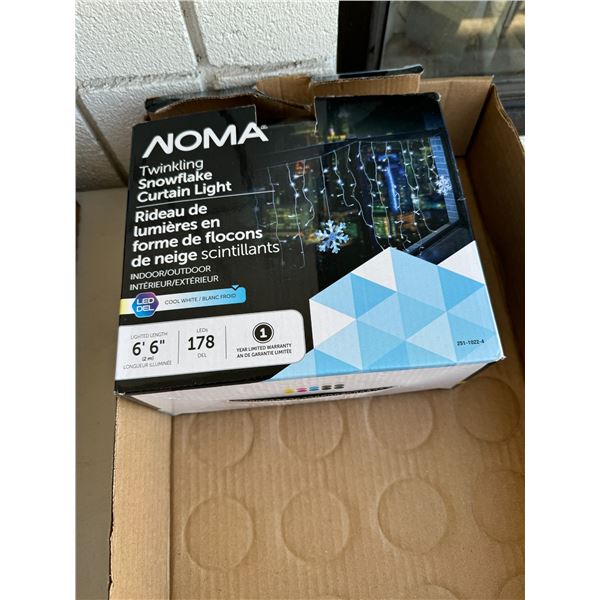 Noma twinkling snowflake curtain light