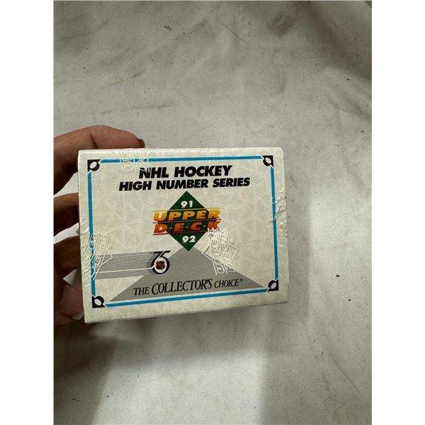 Sealed upper deck, NHL hockey 19 91–19 92