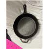 Image 1 : Lodge cast-iron frying pan