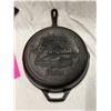 Image 2 : Lodge cast-iron frying pan