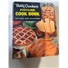 Image 1 : Betty Crocker vintage three ring cookbook