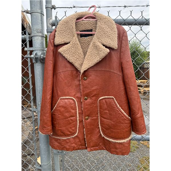 Croydon Montreal vintage coat size 44 as somewhere low front see picture