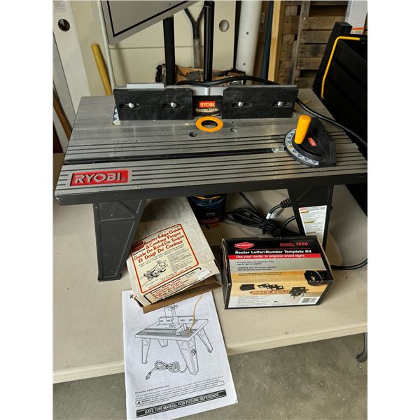Ryobi router table and router with accessories
