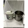 Image 1 : Stock, pot and juicer