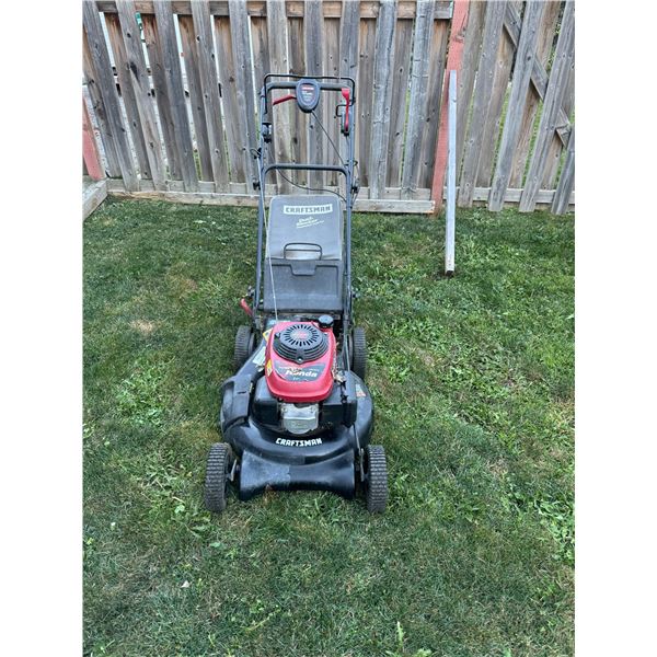 Craftsman lawnmower leaks gas