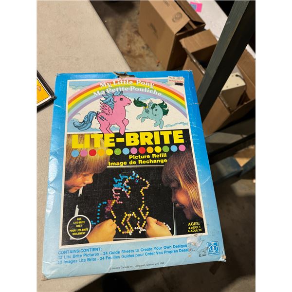 Lite brite picture, refills sheets
